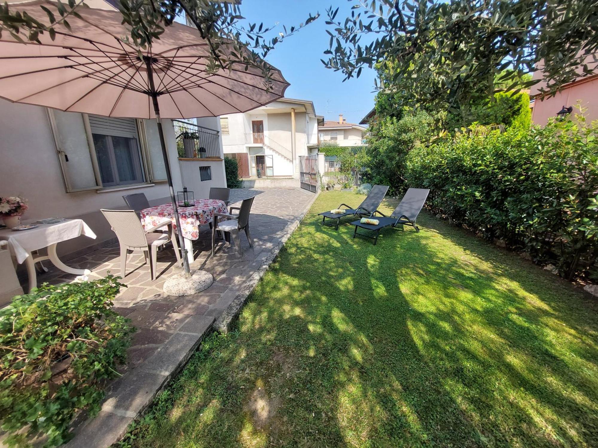 Appartamento Oasi Verde Lago Desenzano del Garda Exterior photo